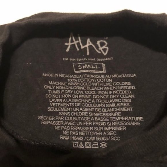 Partying alien Graphic T-shirt - Picture 3 of 5